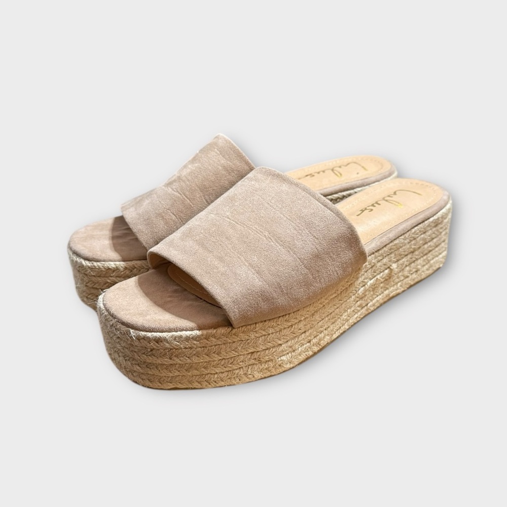 Lulus women’s size 11 soft rose slides.